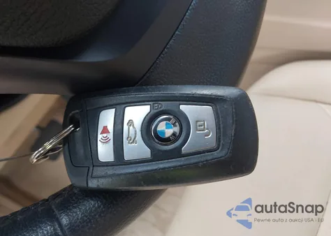 2016 BMW 320I z USA, uszkodzony, nr VIN WBA8E1G54GNU11973